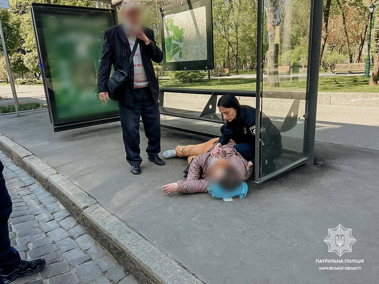 Врятували жінку на Сумській вулиці патрульні: Новини Харкова
