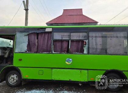 На Харківщині через обстріли пошкоджено будинки, магазини та автобуси