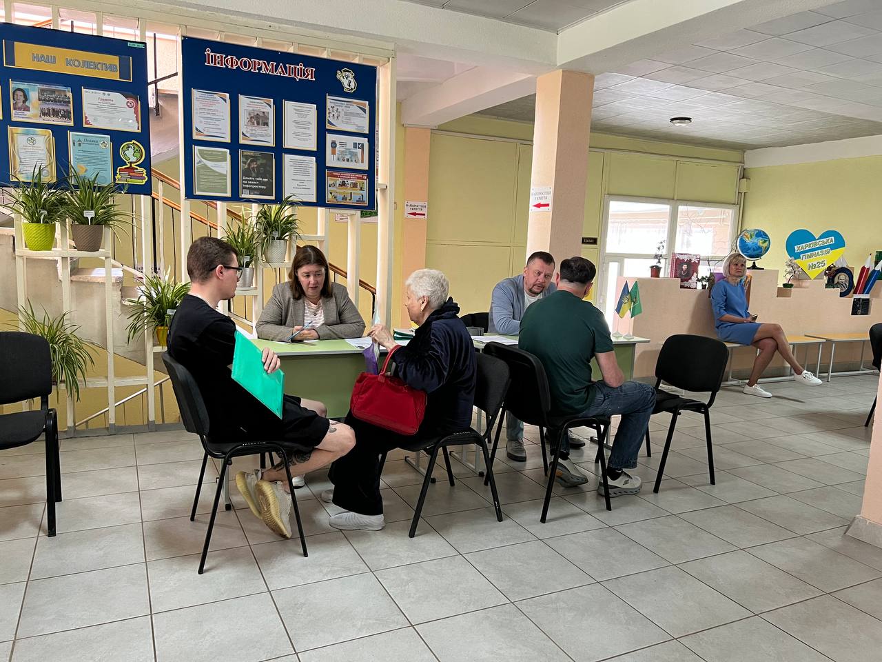 Новини Харкова: після атаки відновлюють будинки