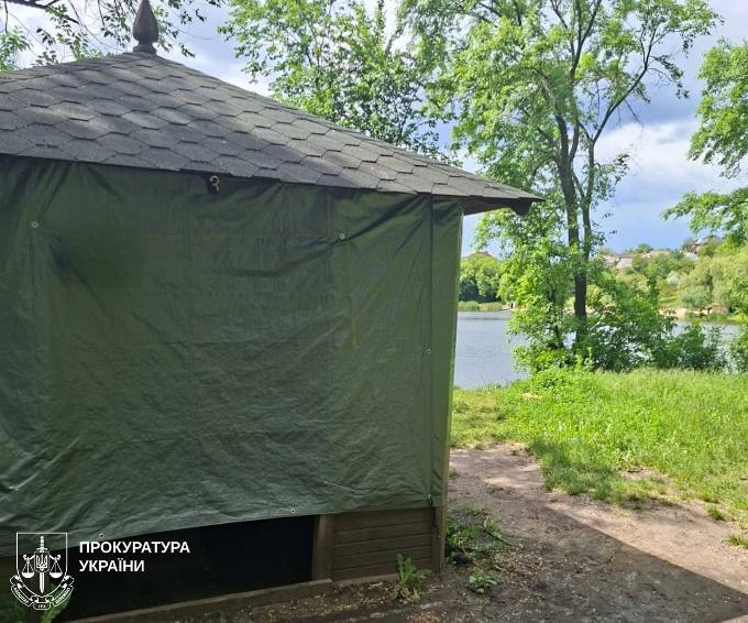 Новини Харкова: бізнес на землі біля річки