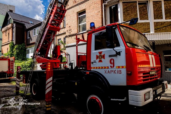 Новини Харкова: у багатоповерхівці сталася пожежа