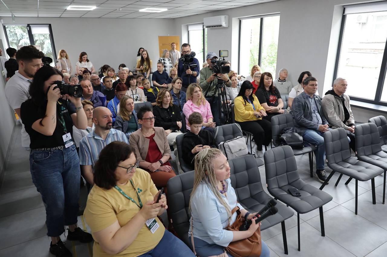 Новини Харкова: Терехов зустрівся з переселенцями