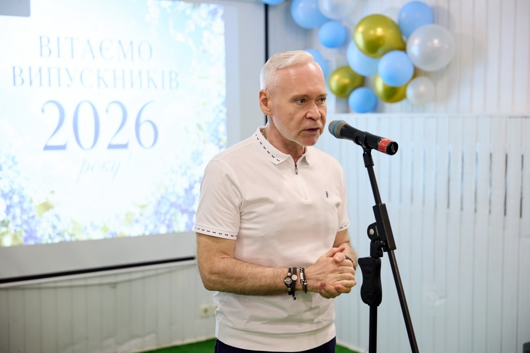 Привітав випускників-педагогів та побажав їм навчати дітей у мирних класах Ігор Терехов: Новини Харкова