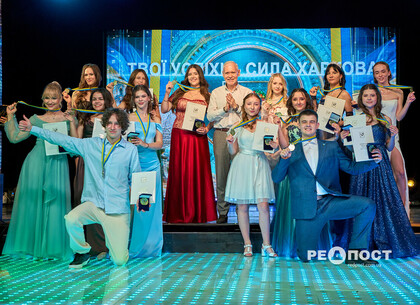 У школах Новобаварського району Харкова провели випускні вечори (фото)