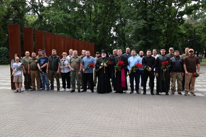 Новини Харкова: до Дня Конституції вшанували загиблих захисників