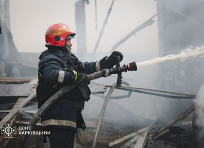 Через ворожий удар у Харкові горіло цивільне підприємство