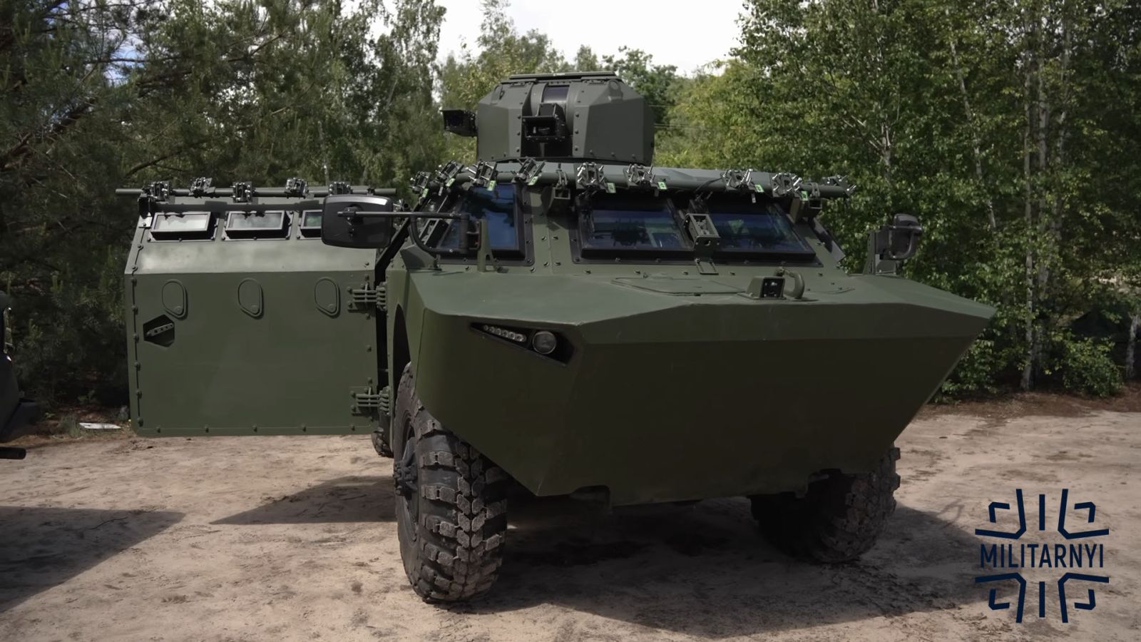 Розробили безпілотну версію БРДМ-2М з активним захистом від БПЛА в Україні