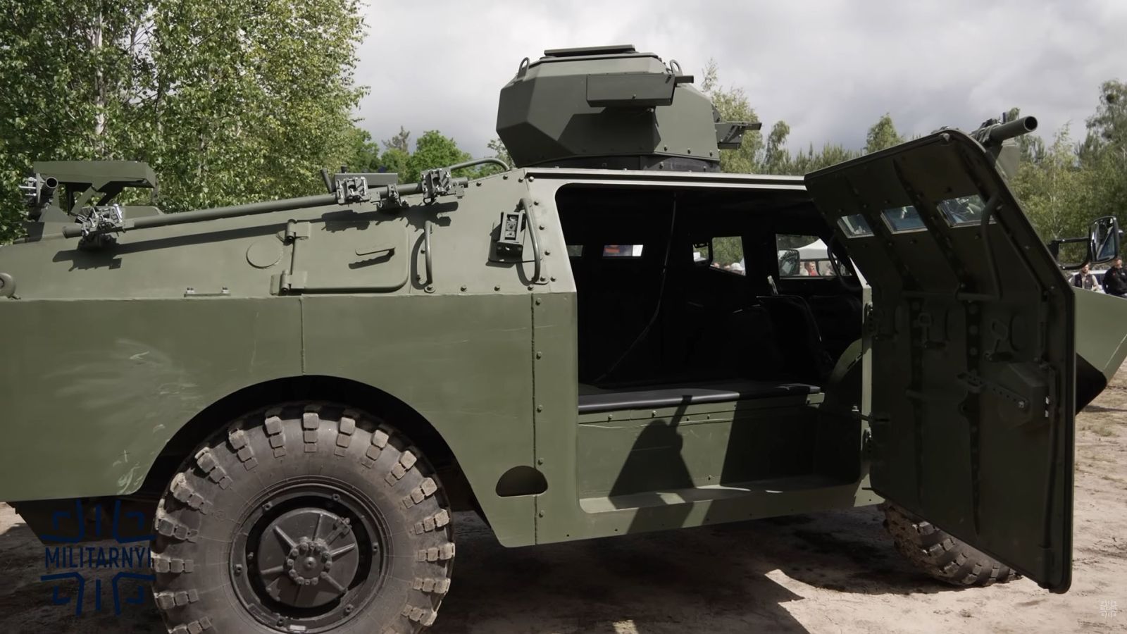 Розробили безпілотну версію БРДМ-2М з активним захистом від БПЛА в Україні