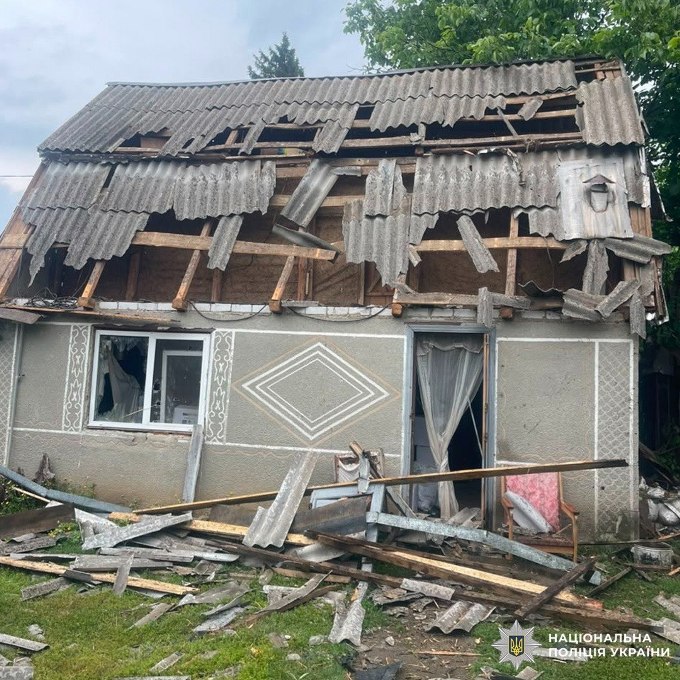 Поліція показала фото наслідків нових ударів рф по Харківщині