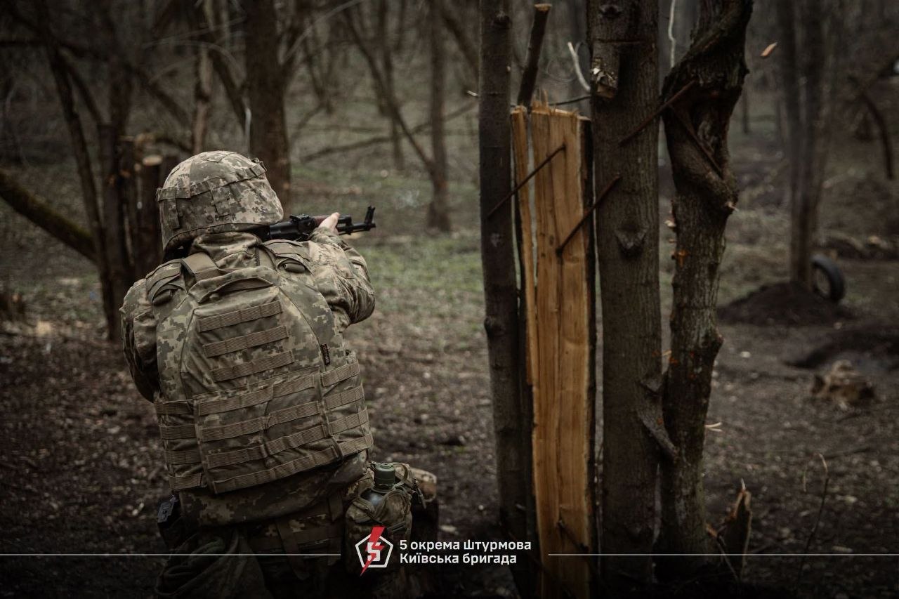 Штурмують Вовчанськ та намагаються прорватися у бік трьох селищ окупанти: Новини Харкова
