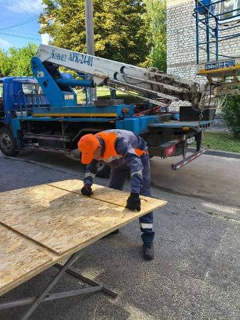 Новини Харкова: у Новобаварському районі ліквідовують наслідки атаки