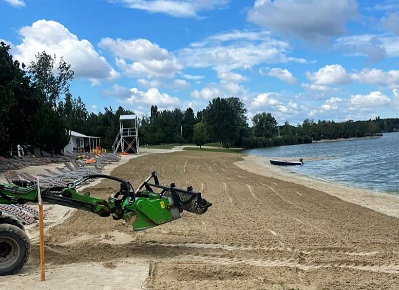 Оновили пляж Журавлівки комунальники: Новини Харкова