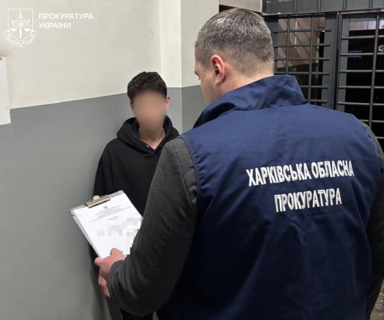 Отримав вирок із конфіскацією наркокур’єр, який намагався ховати психотропи у корі дерев, смітті та на дошках оголошень: Новини Харкова