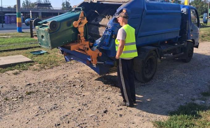 Новини Харкова: комунальники очистили понад 250 вулиць