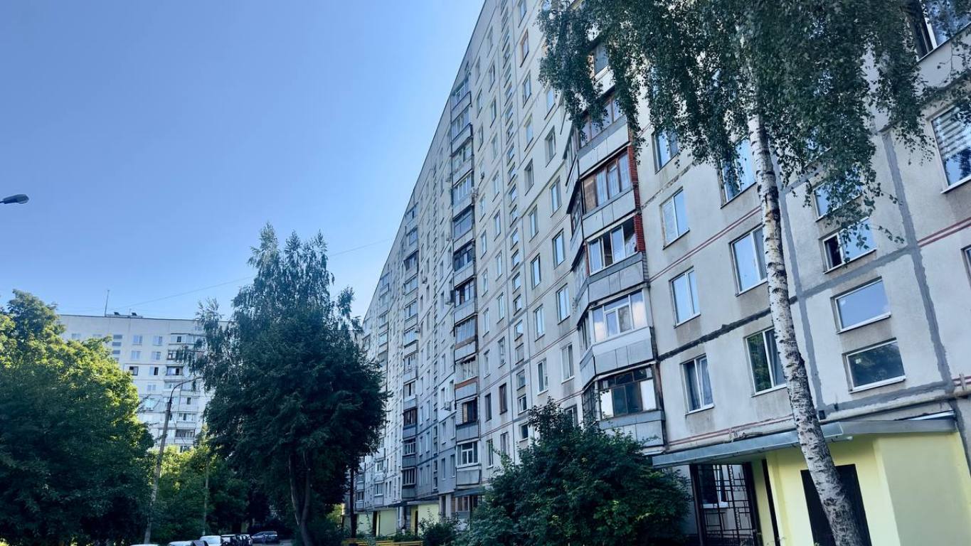 Новини Харкова: На Салтівському шосе ремонтують будинок