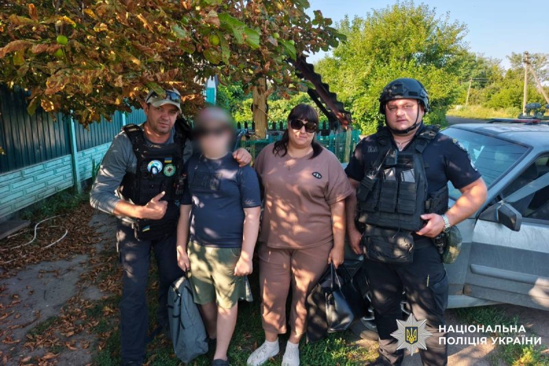 Новини Харкова: поліція допомогла евакуювати трьох людей
