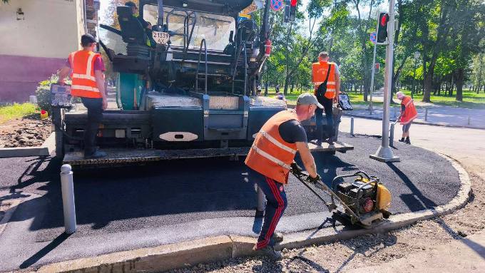 Новини Харкова: на Біблика відремонтували тротуар