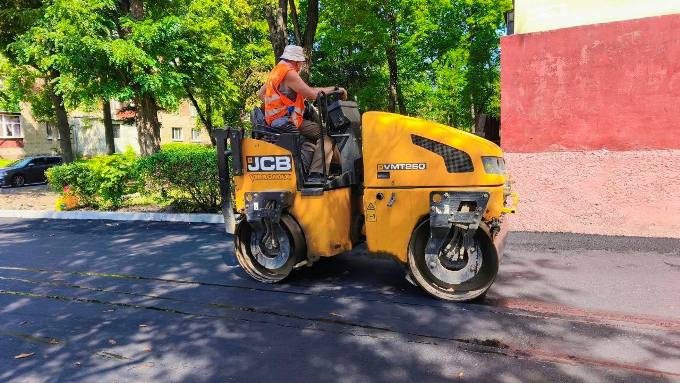 Новини Харкова: на Біблика відремонтували тротуар