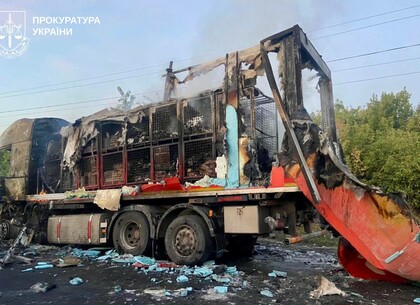 У Харківській області безпілотник атакував поштову вантажівку