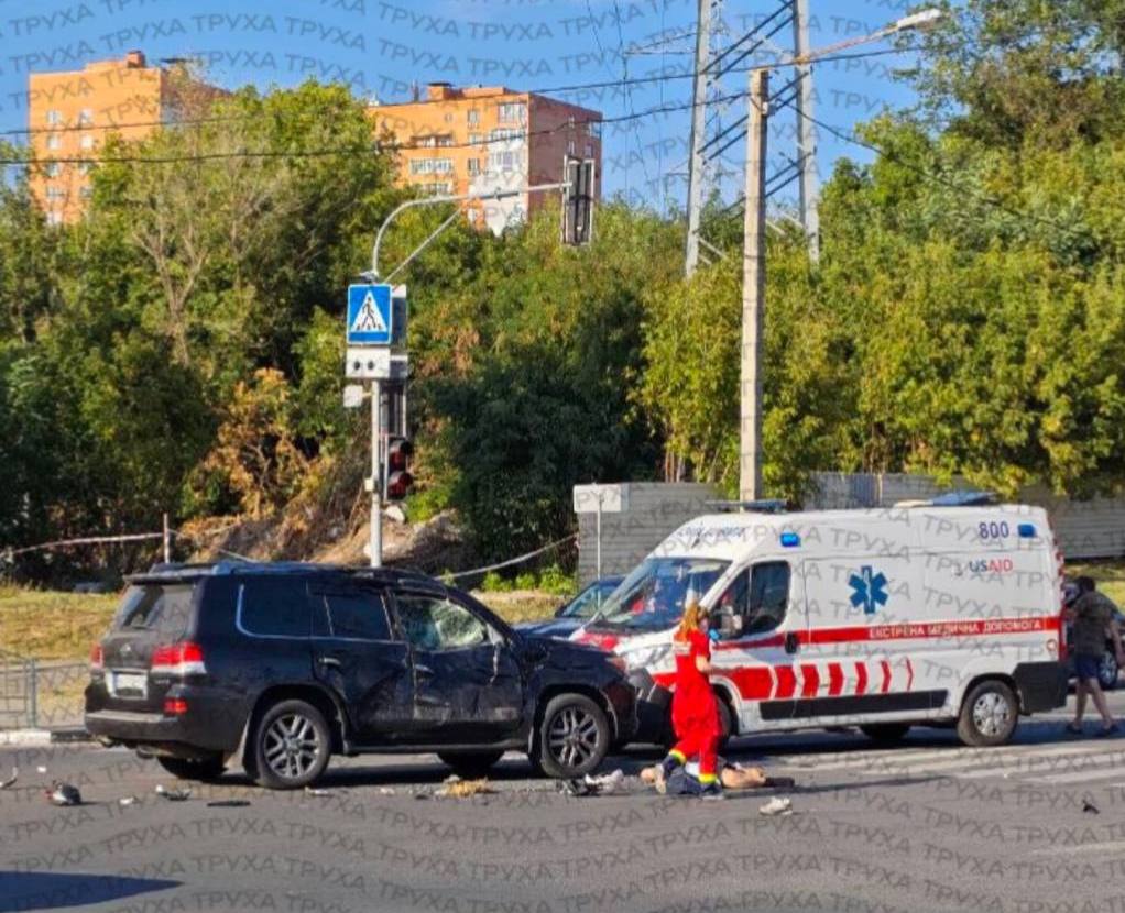 Збив насмерть мотоцикліста водій на позашляховику Lexus: Новини Харкова