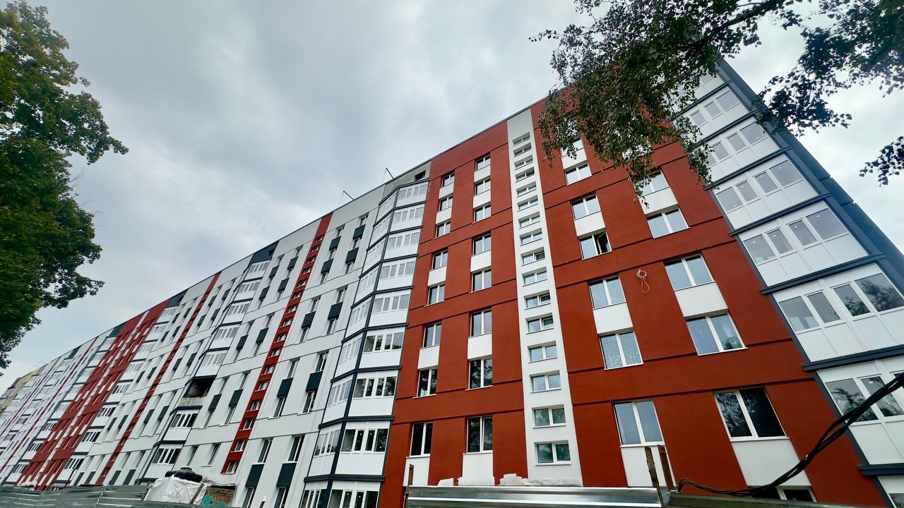 Повертають до життя харківській житловий будинок на вулиці Бучми комунальники: Новини Харкова