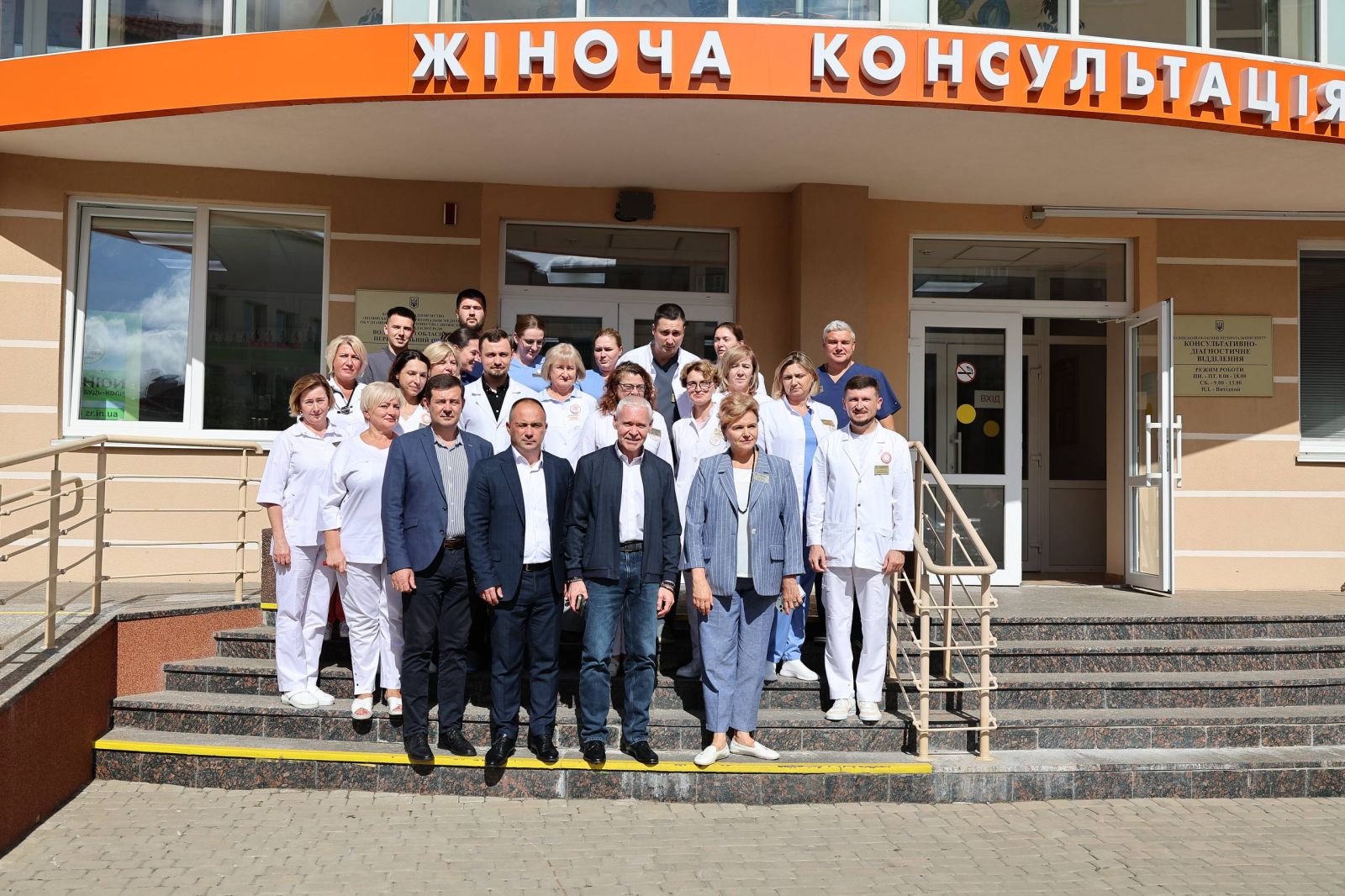 Відвідав Луцьк і зустрівся з ВПО, студентами та відзначив місцевих медиків і бізнес Ігор Терехов: Новини Харкова