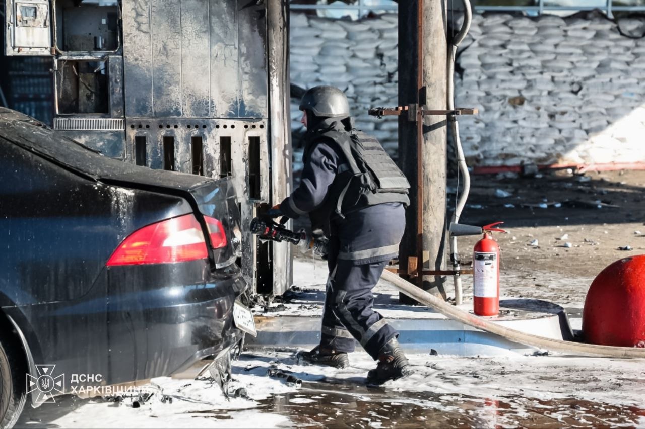 Атакували безпілотниками три АЗС у місті протягом дня : Новини Харкова