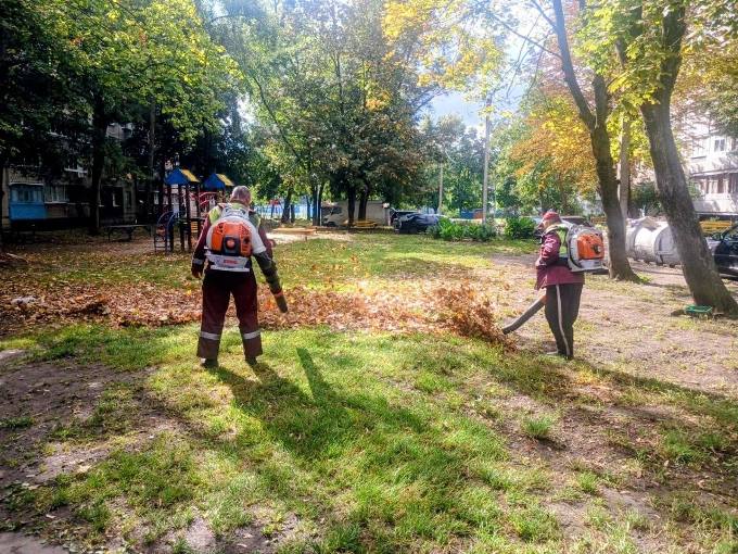Новини Харкова: комунальники прибрали понад 160 повалених дерев