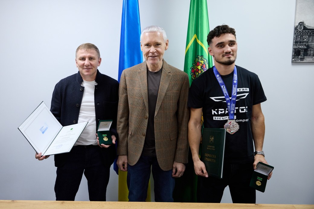 Відзначив видатні досягнення боксера Айдера Абдураімова та його тренера Сергія Данильченка Ігор Терехов: Новини Харкова