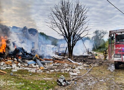 Понад 600 кв. м пожеж: рятувальники показали наслідки ударів по Ізюму (фото)