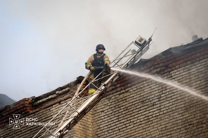 Пожежі виникли в Малій Данилівці, Лозовій та Індустріальному районі Харкова.